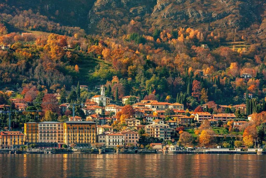 L’ultimo saluto all’estate e un’ora di sonno in più: a ottobre Milano sposta indietro le lancette