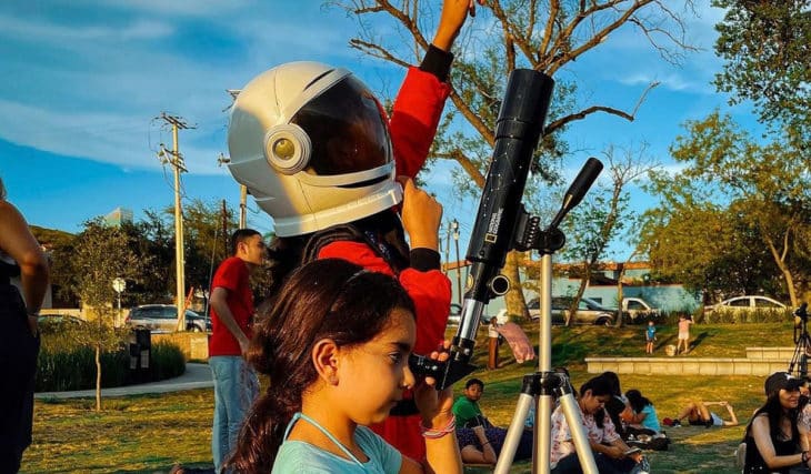 See the Moon and the planets for free! The Astronomy Nights are back in San Pedro