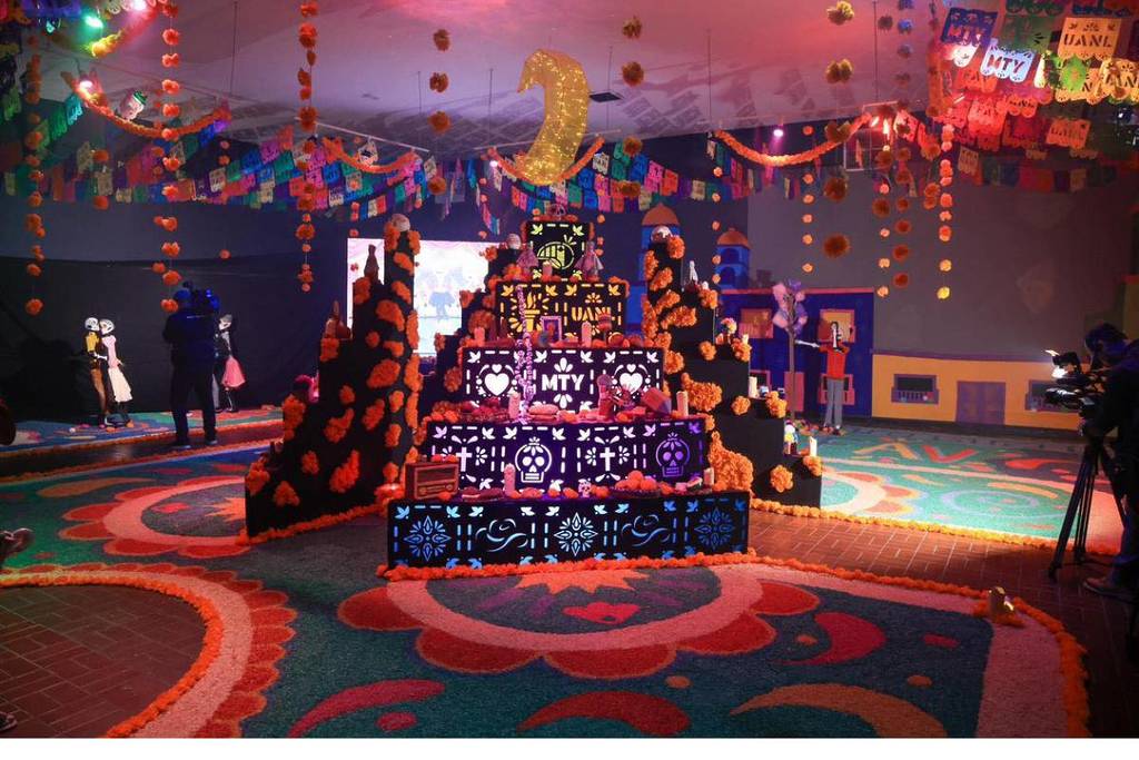 Altar inmersivo Día de Muertos en Monterrey