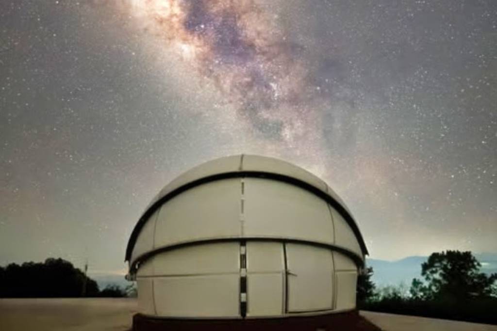 Tour Astronómico en el Observatorio UANL