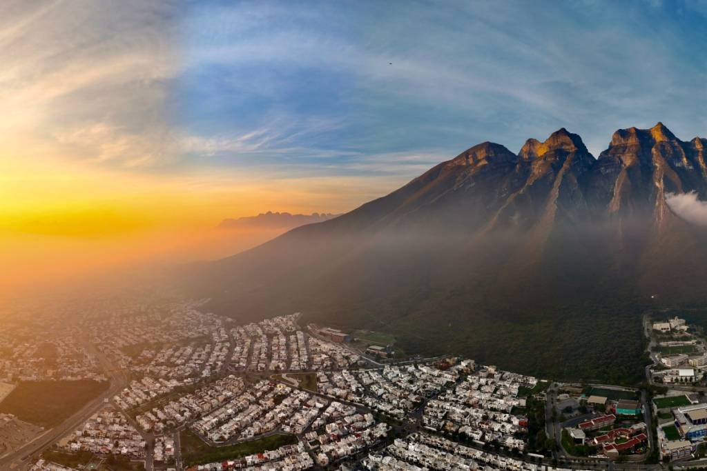 Distance between Monterrey and Saltillo