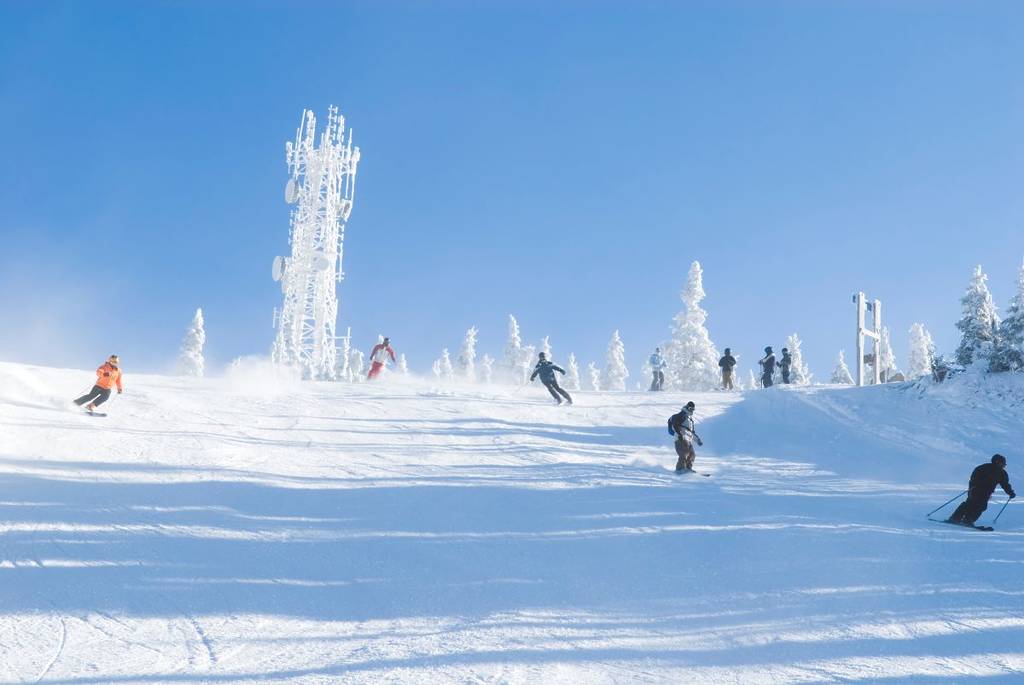 Feu vert pour la saison de ski au Québec – les dates de la saison 2025-2026