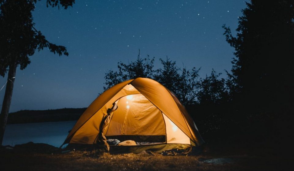 Gaspé interdit le camping sur ses plages et ses lieux publics