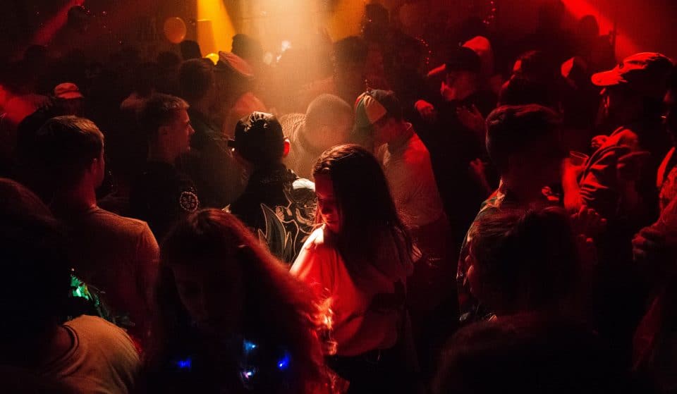 COVID-19 : la danse et le karaoké sont à nouveau permis !