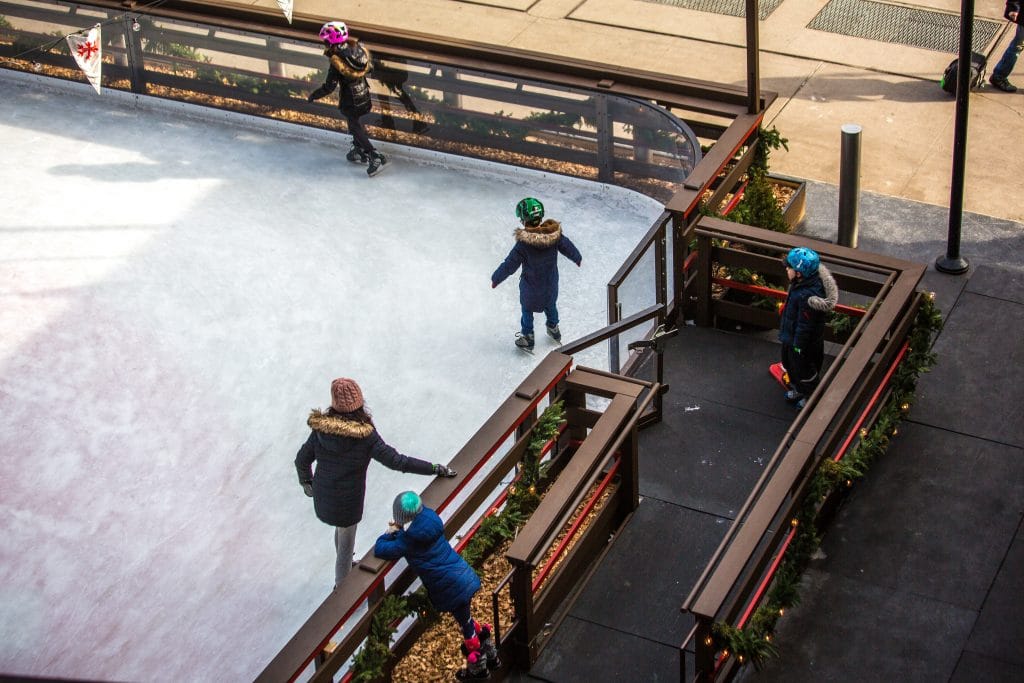 La patinoire du Vieux-Port de Montréal vous attend !