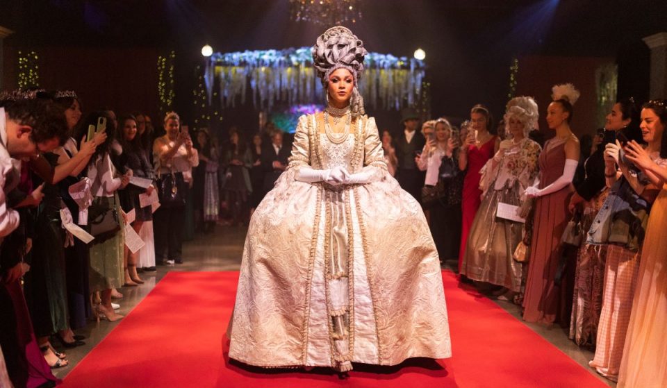 C&rsquo;est votre dernière chance d’assister au Bal de la Reine : une expérience Bridgerton à Montréal
