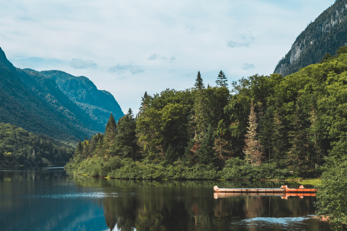 The Magnificent 7 Lakes To See Absolutely This Fall Near Montreal