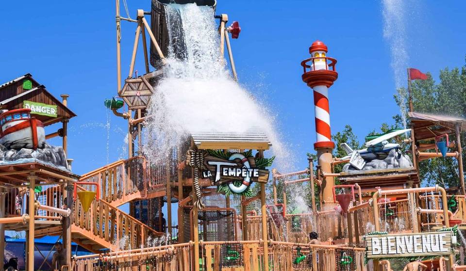 Ce parc aquatique à moins d&rsquo;1h de Montréal est l&rsquo;un des plus grand du Québec et est le lieu parfait où se rafraîchir cet été