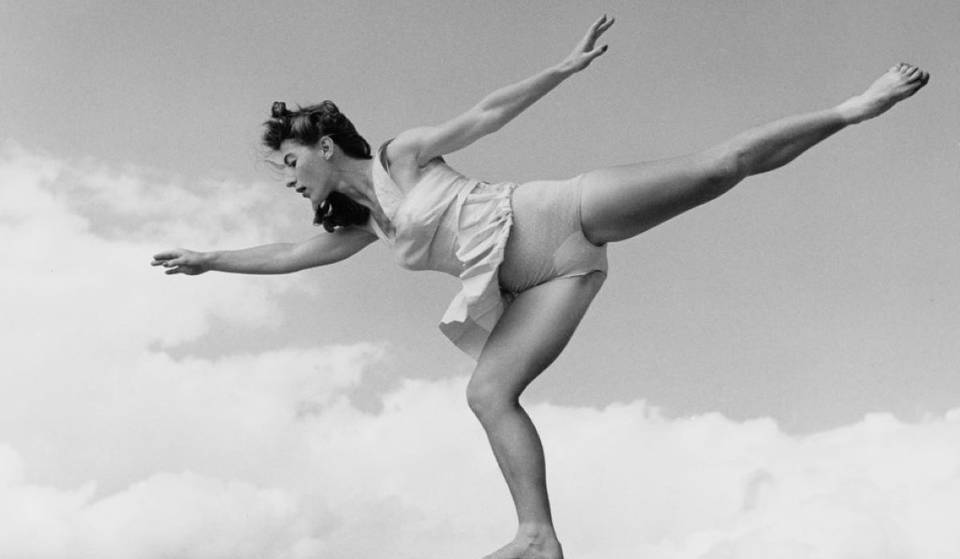 Aire Commune offers a free yoga class every Tuesday noon this summer in Montreal!
