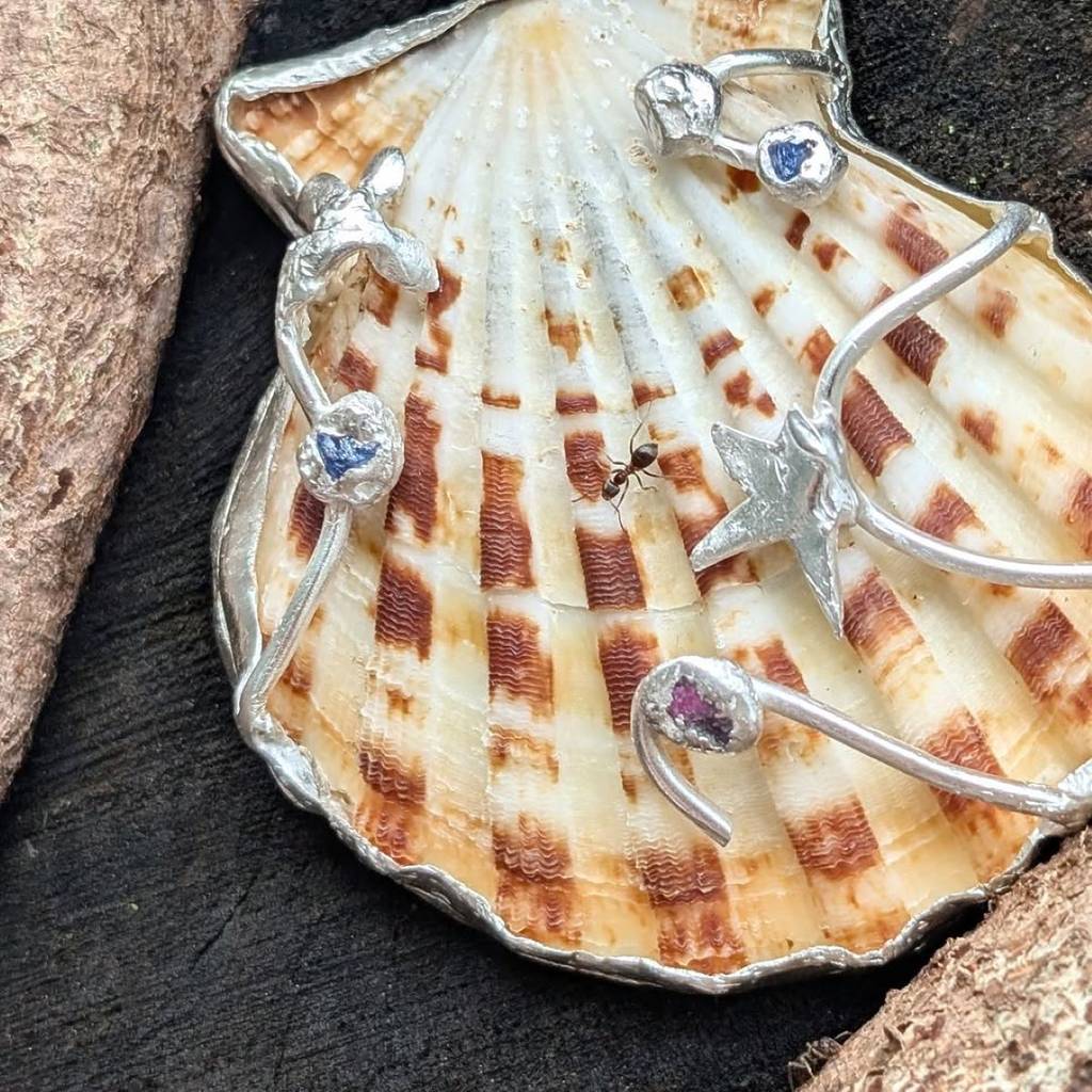Ces 6 marques de bijoux montréalaises vont habiller notre peau bronzée cet été