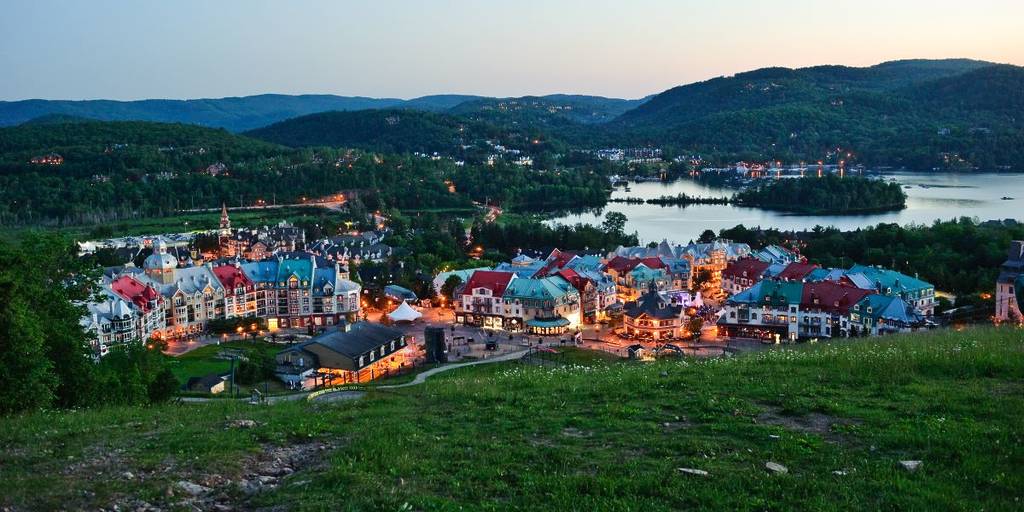 On se croirait dans un conte de fées d&rsquo;Andersen, mais ce village avec une plage à 2h de Montréal est bien au Québec