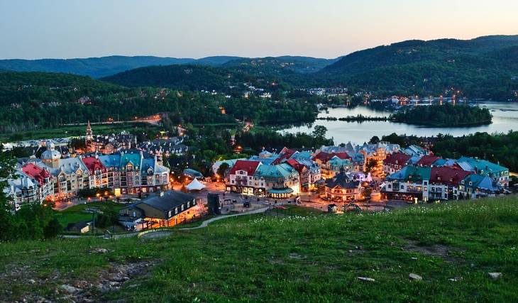 On se croirait dans un conte de fées d&rsquo;Andersen, mais ce village avec une plage à 2h de Montréal est bien au Québec