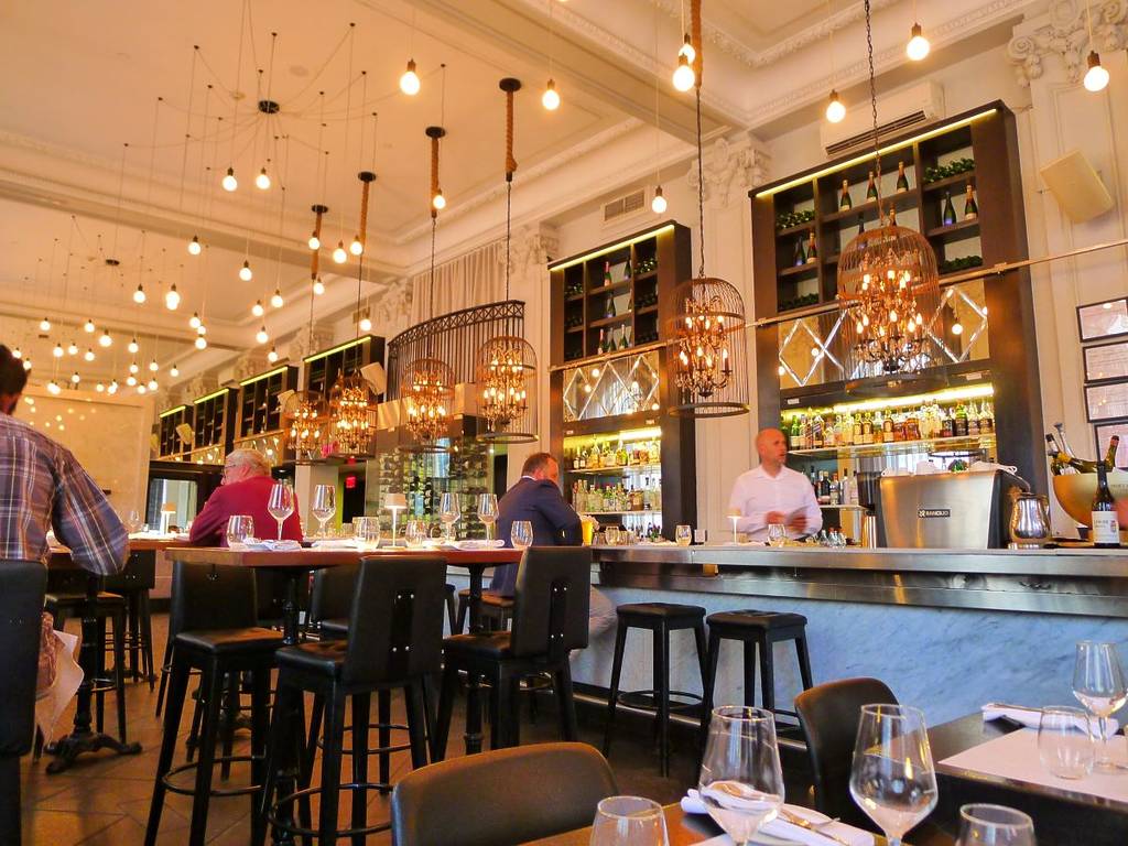 Un petit bout de Paris à Montréal &#8211; et la Brasserie 701 a un nouveau menu ultra-nostalgique