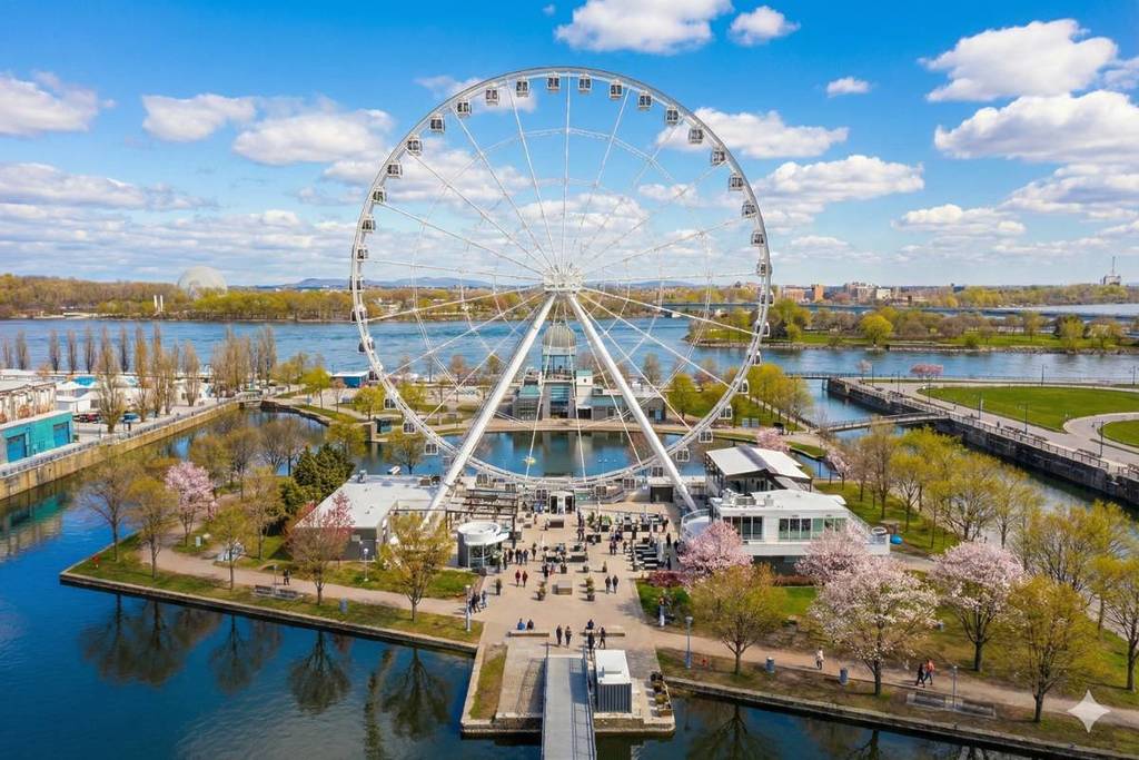 La Grande Roue de Montréal se dresse aux couleurs du printemps — vue imprenable, télécabines chauffées, et plus encore…