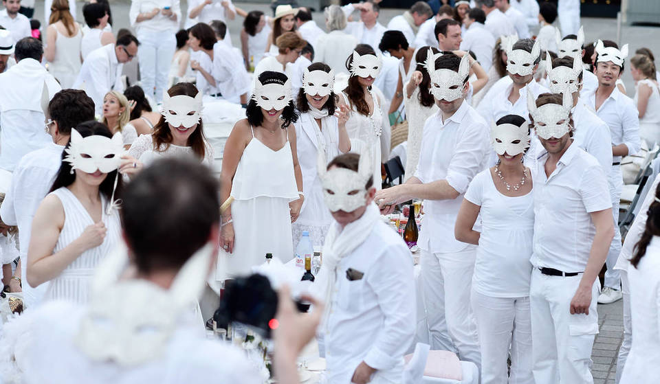 This weekend—everyone in white, a French tradition, and a venue kept secret until the last moment for the Dîner en Blanc on August 28, 2026