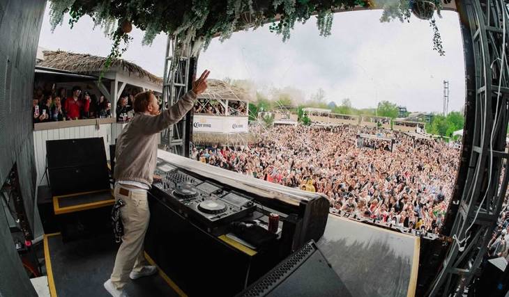 Non, ce beach club n&rsquo;est pas à Miami &#8211; il est à 45min de Montréal, et Kylie Jenner y a célébré son anniversaire