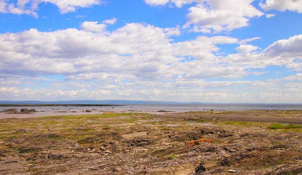 This island, 2 hours from Quebec City, has a rock that cries – and it’s one of the most beautiful to visit by bike…