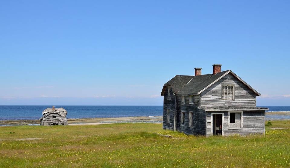 Urbex et feuilles mortes dans les collines du Québec &#8211; 5 villages fantômes à visiter cet automne
