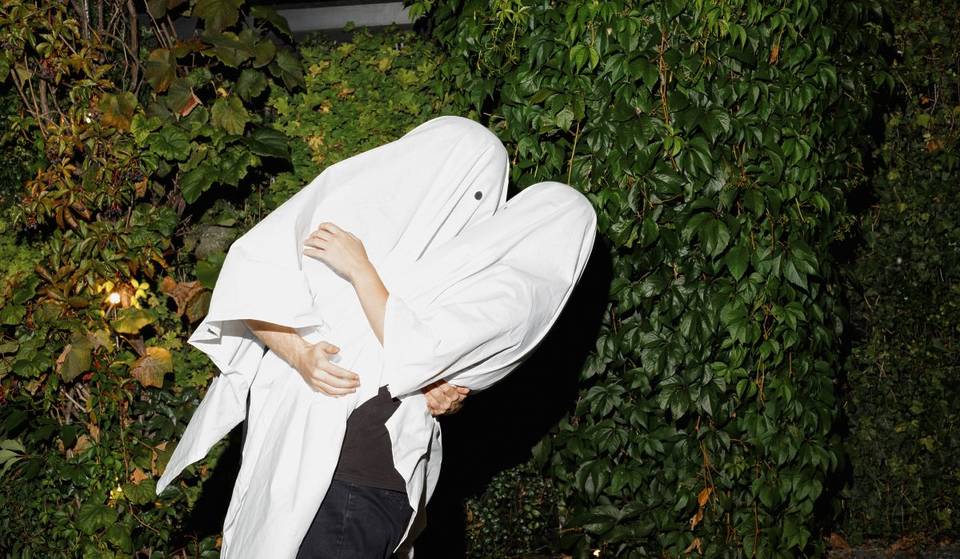 Cinéma d&rsquo;épouvante, pumpkin spice lattes et beaucoup de romantisme &#8211; nos idées de dates pour l&rsquo;Halloween