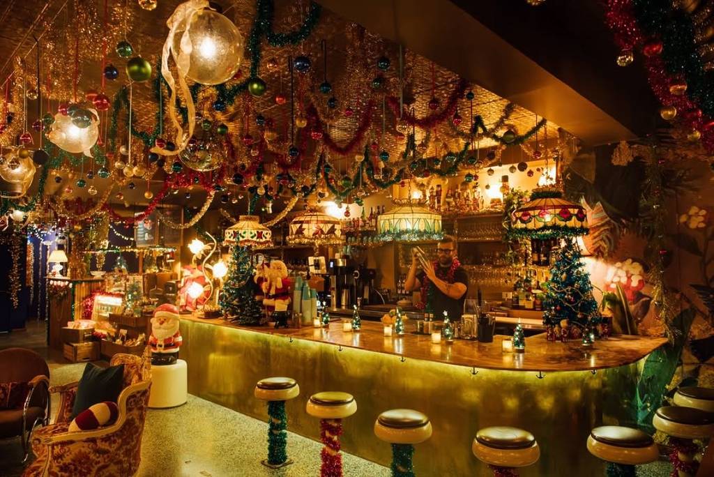 L&rsquo;apéro comme au Pôle Nord à Montréal &#8211; un de nos cafés préférés se transforme en Taverne de Noël pour le temps des fêtes