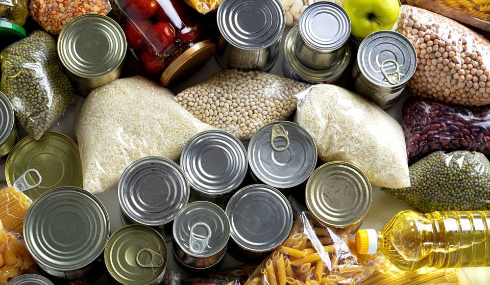 Montrealers help each other out this holiday season – Media Food Drive returns in November