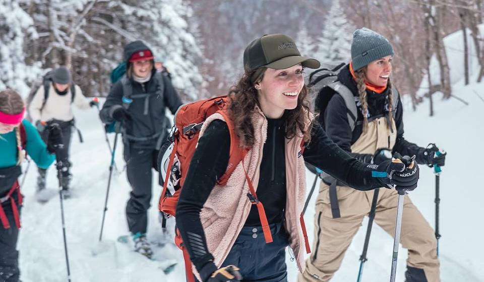 Rejoindre un club de randonnée au féminin cet hiver – les Filles du Nord marchent au Mont Orford