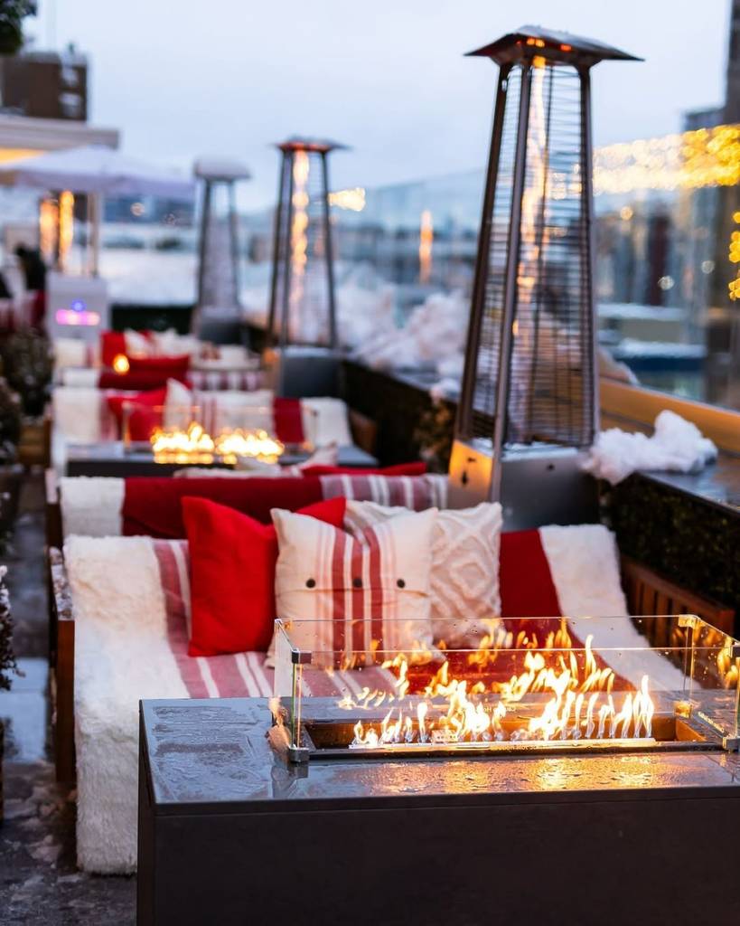 Les terrasses d&rsquo;hiver où boire un cocktail sous la neige à Montréal
