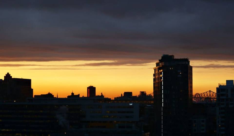 We’re going to gain an hour of sunlight in the evening—Montreal is switching to daylight saving time.
