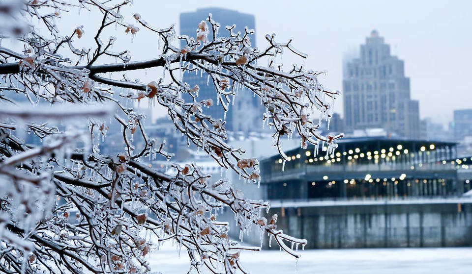 Orange weather alert for Montreal—black ice makes travel difficult.