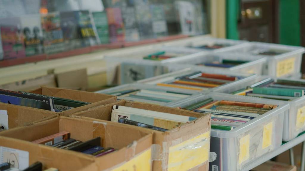 For our summer reading—a sale of 150,000 books starting at 50 cents in Montreal