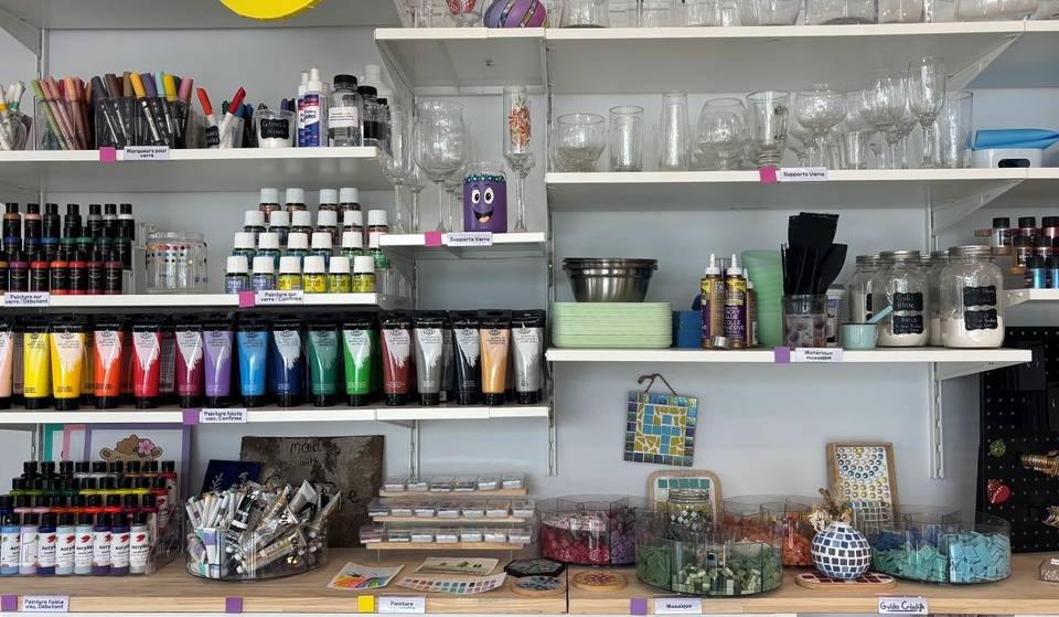 Coffee, glitter, and mosaics—the creative workshops at Palette Pastel