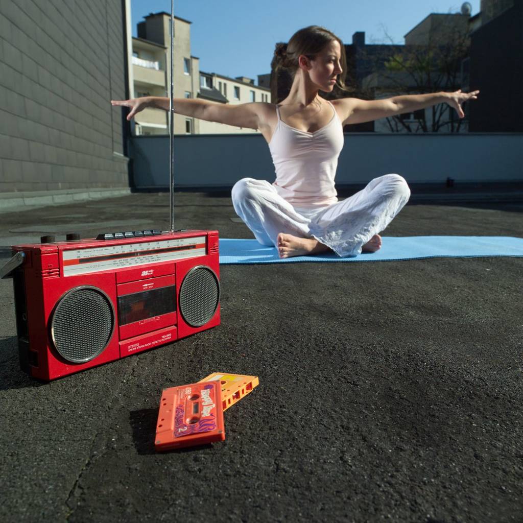 On fait du yoga gratuitement tous les mercredis midi à Aire Commune cet été
