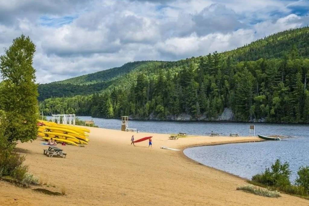 À 1h45 du centre-ville de Montréal – une plage sauvage dans un des plus beaux parcs nationaux du Québec