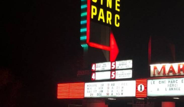 Just 45 minutes from downtown Montreal, we’re heading to Canada’s largest retro drive-in theater to catch a movie this summer, just like in the old days.