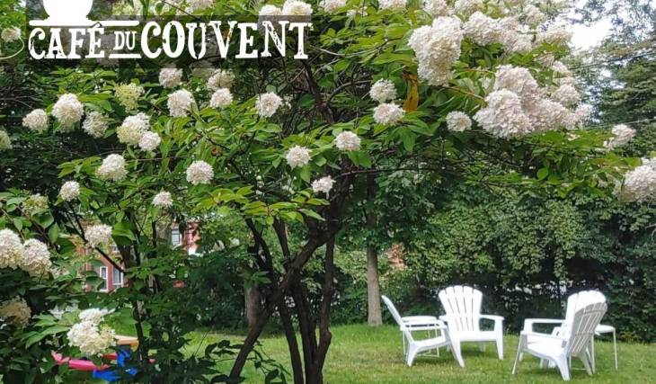 Just 2 hours from downtown Montreal—a cooperative café with a large garden, our favorite stop during a road trip through the Eastern Townships this summer
