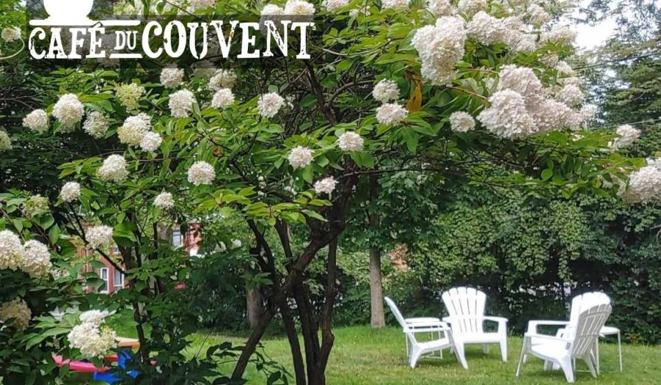À 2h du centre-ville de Montréal – un café coop avec un grand jardin, notre pause préférée pendant un road-trip dans les Cantons-de-l&rsquo;Est cet été