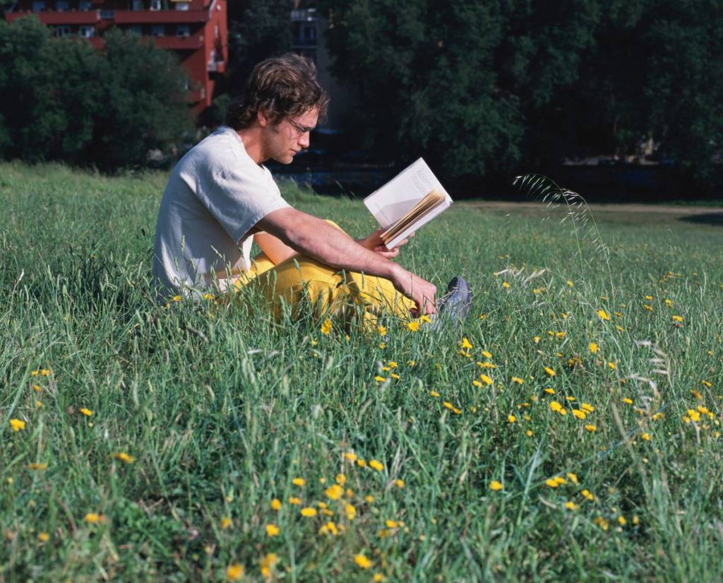 On August 12, I’m buying a book by a Quebec author—our end-of-summer reads come from local authors