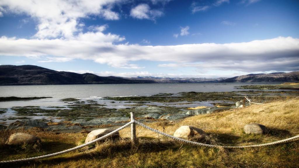 À 2h de Québec – une île de légendes romantiques avec une roche qui pleure à visiter à l&rsquo;automne