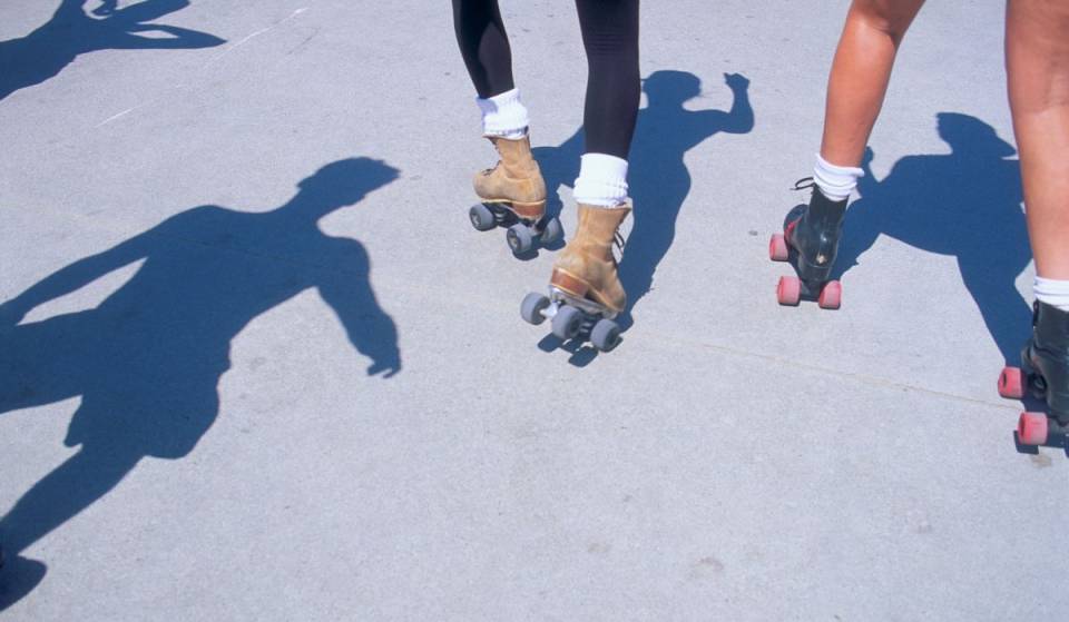 This fall—the largest ice rink in downtown Montreal will turn into a free “roller rink” in September, where you can roller skate and dance to disco music until the first snow falls in Montreal