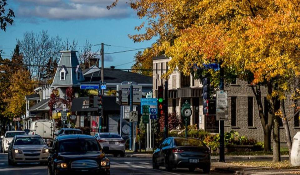 À 40min du centre-ville de Montréal – un très joli village avec tout le charme de l&rsquo;automne québécois, accessible en transports en commun
