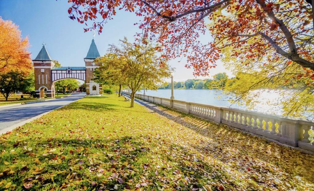 À 40min du centre-ville de Montréal en train – une balade dans les jardins d&rsquo;une petite ville charmante cet automne