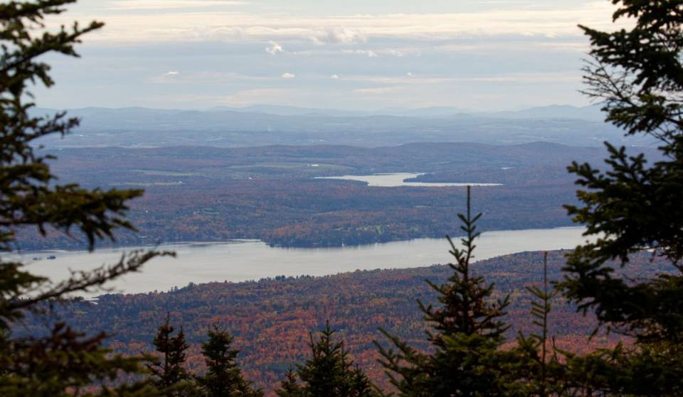 Just 1 hour and 20 minutes from downtown Montreal—free yoga on Saturday mornings at the summit of Mont Sutton this fall