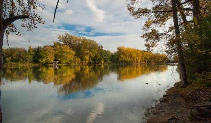 Just 55 minutes from downtown Montreal by metro: a lovely little island to visit before the first snow falls