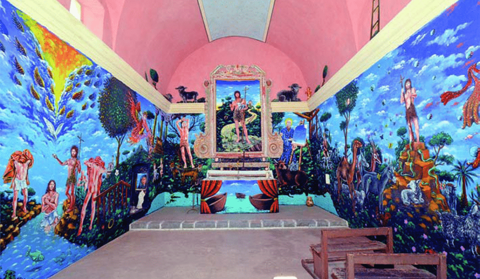 Insolite : Visitez les chapelles colorées de l&rsquo;artiste niçois Moya !