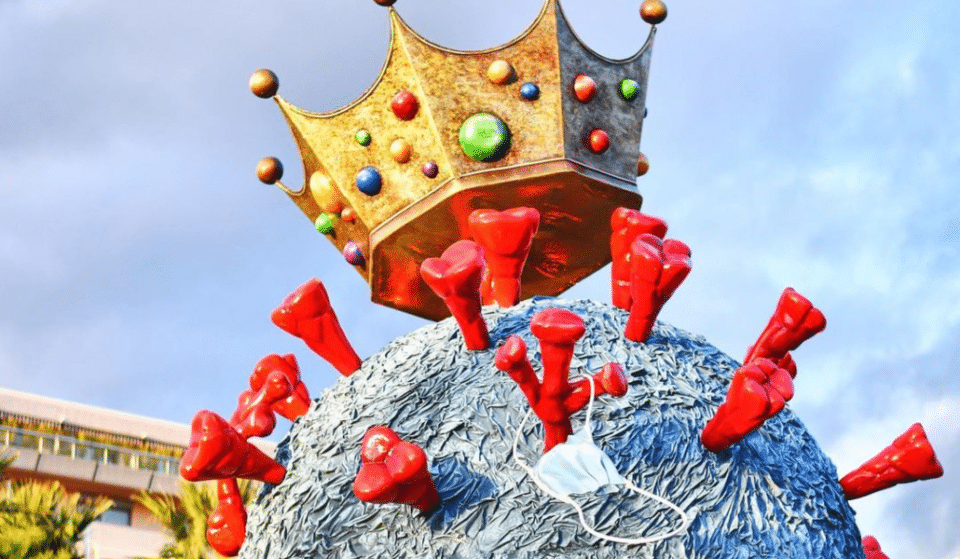 Insolite : Une Sculpture de Virus Géant s&rsquo;invite au Carnaval de Nice !