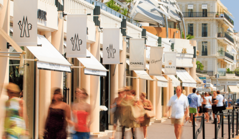 Les commerces de Menton, Cannes & Antibes autorisés à exposer leurs produits en extérieur