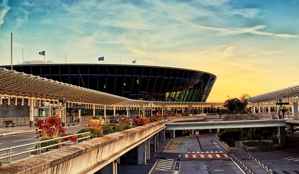 Cette pilote de ligne filme son décollage de l&rsquo;aéroport de Nice (et c&rsquo;est magnifique !)