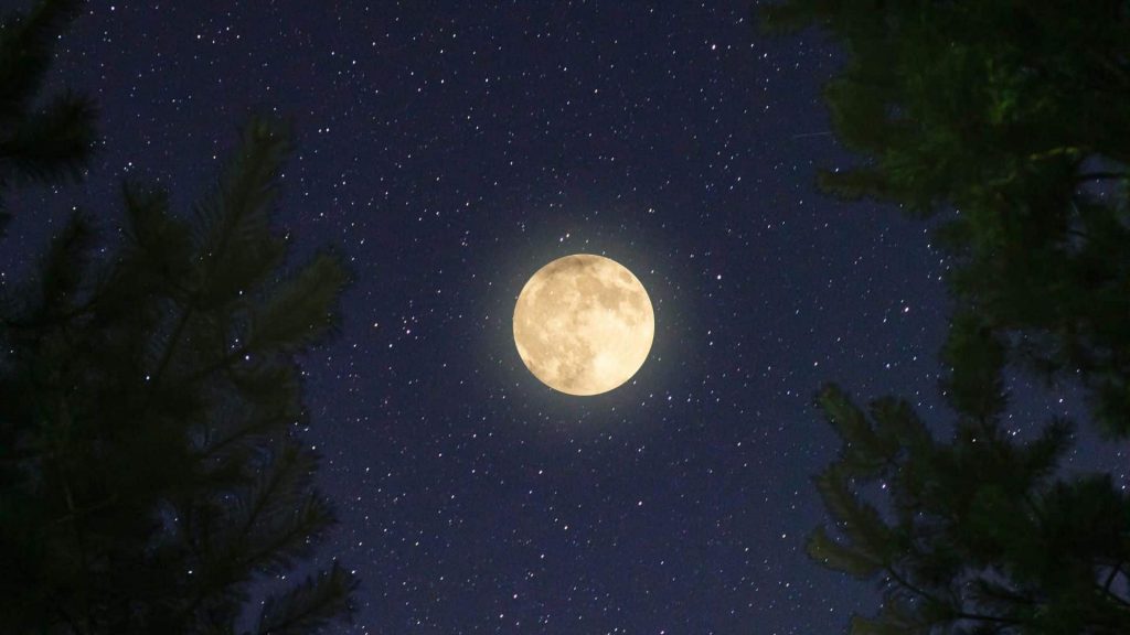 Une incroyable « Super Lune du Tonnerre » va éclairer le ciel niçois ce mercredi soir !
