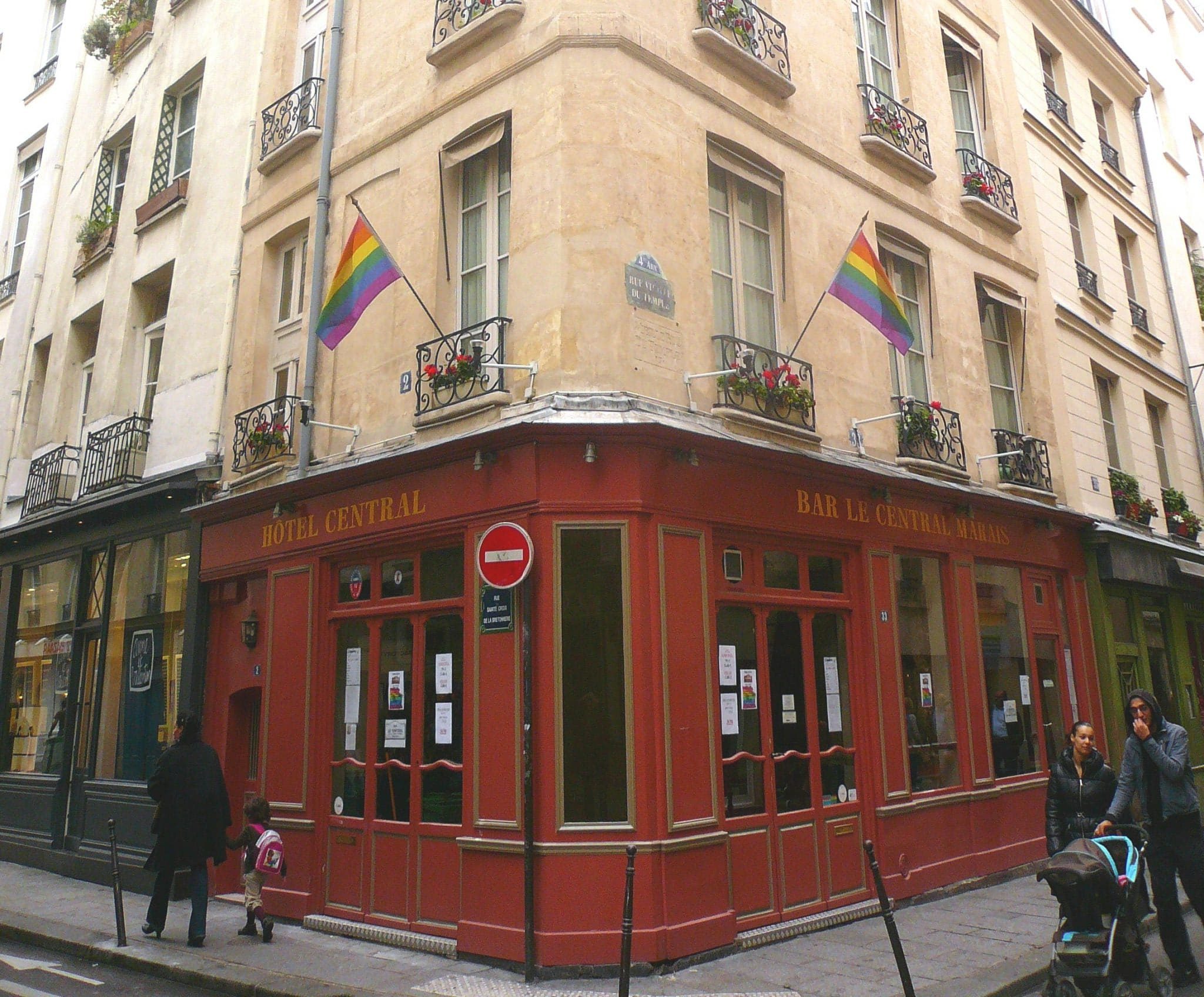 Pride L'histoire du désormais disparu Central, plus ancien bar gay du Marais Paris Secret