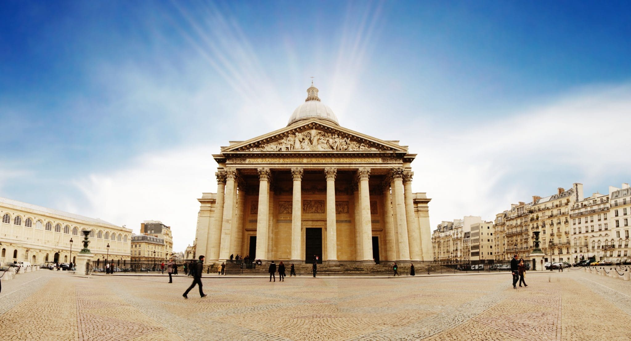 Paris des visites fascinantes de la SainteChapelle, de l'Arc de